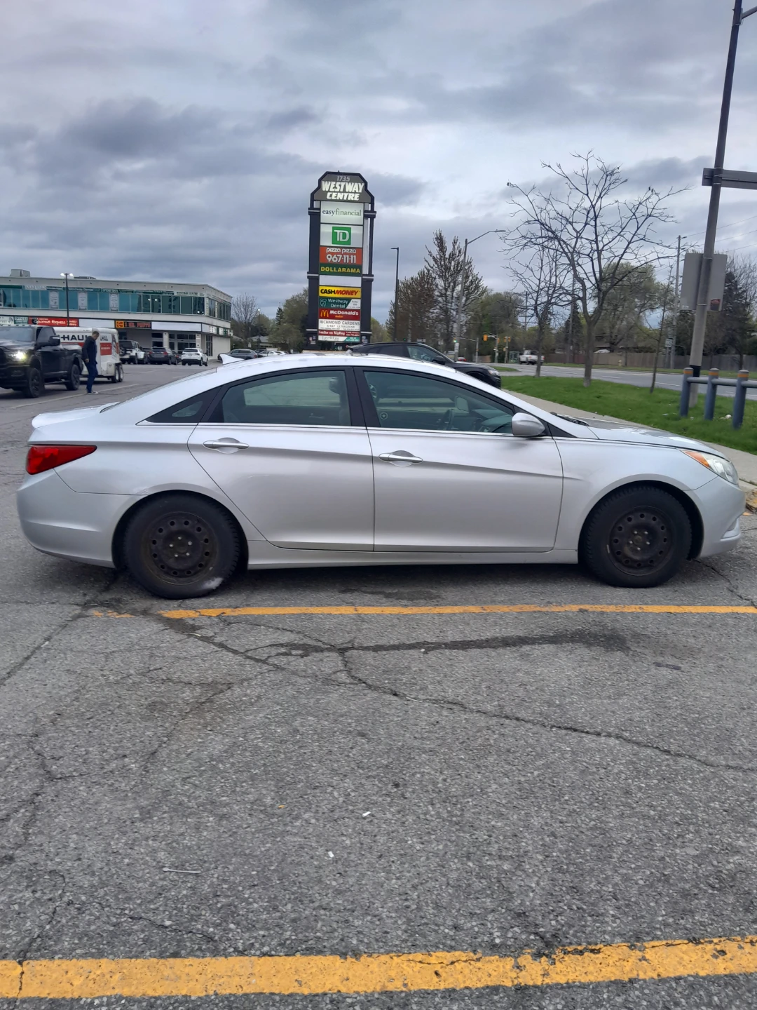 Hyundai Sonata Sedan 2013, odometer read 243200, price is $4000 - photo 4