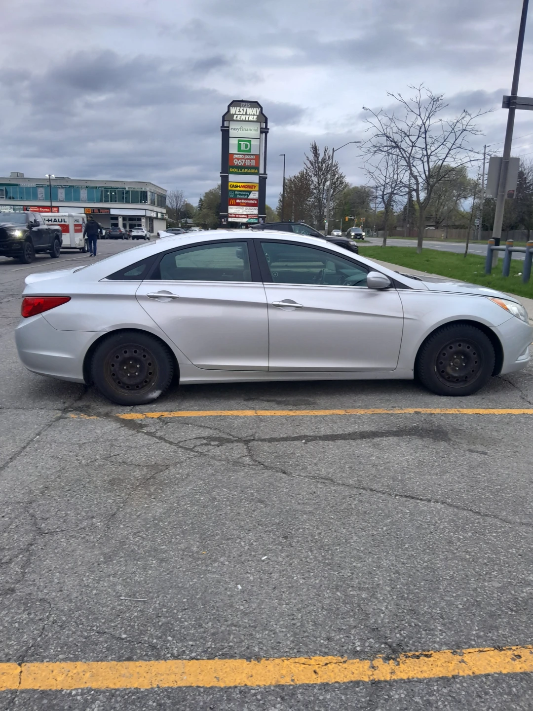 Hyundai Sonata Sedan 2013, odometer read 243200, price is $4000 - photo 5