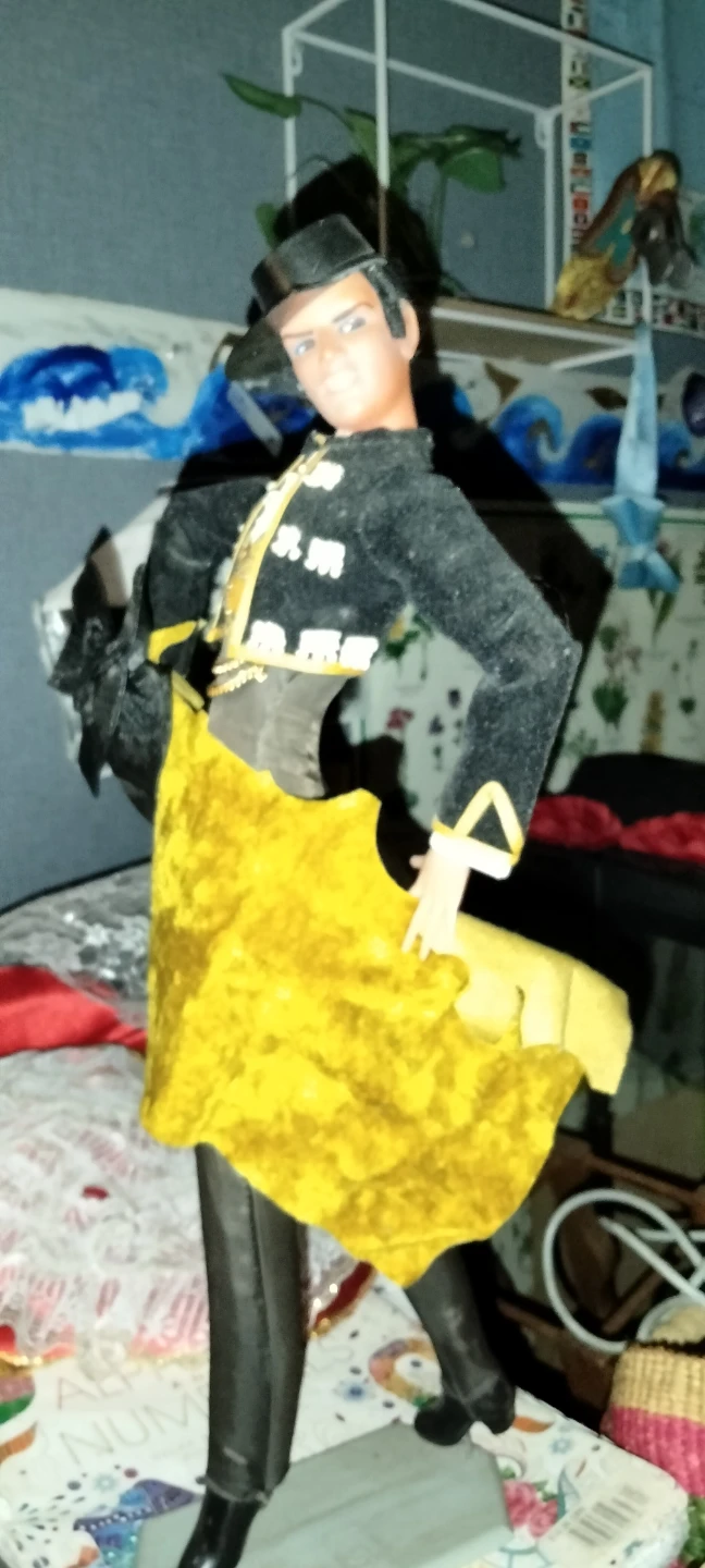 Matador Doll with Cape - photo 4