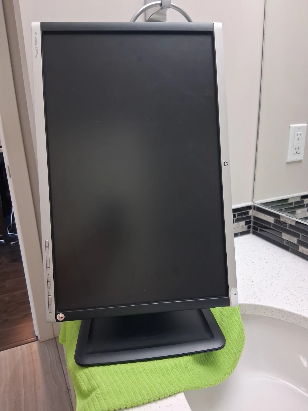 HP Compaq LA2205wg Monitor - photo 3