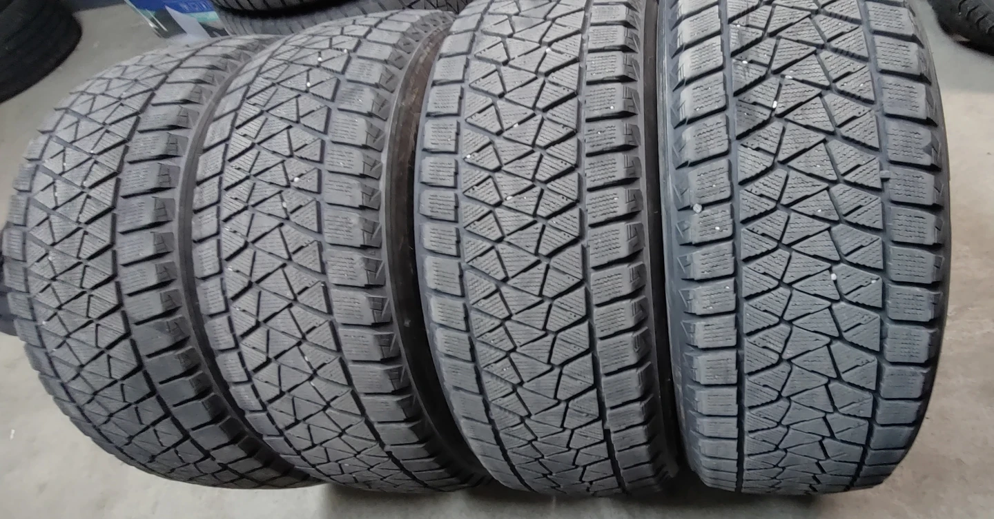 4 Bridgestone Blizzak 235/55R19 105T Tires