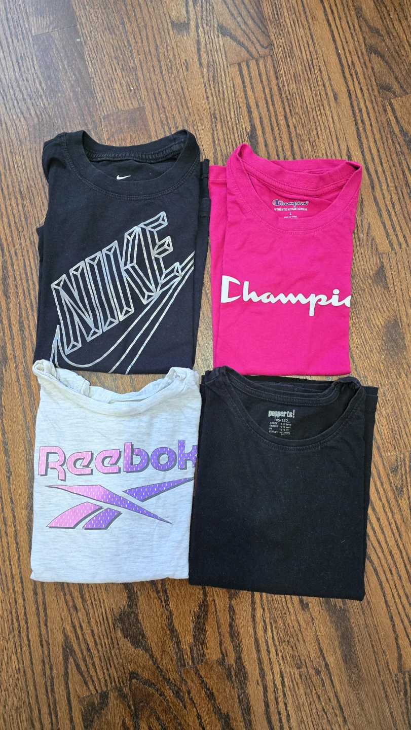 Bundle of 4 Girl's T-Shirts 10Y - photo 2