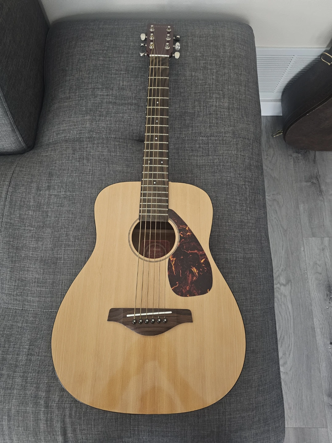 Yamaha guitar for kids (FG-Junior, JR2)