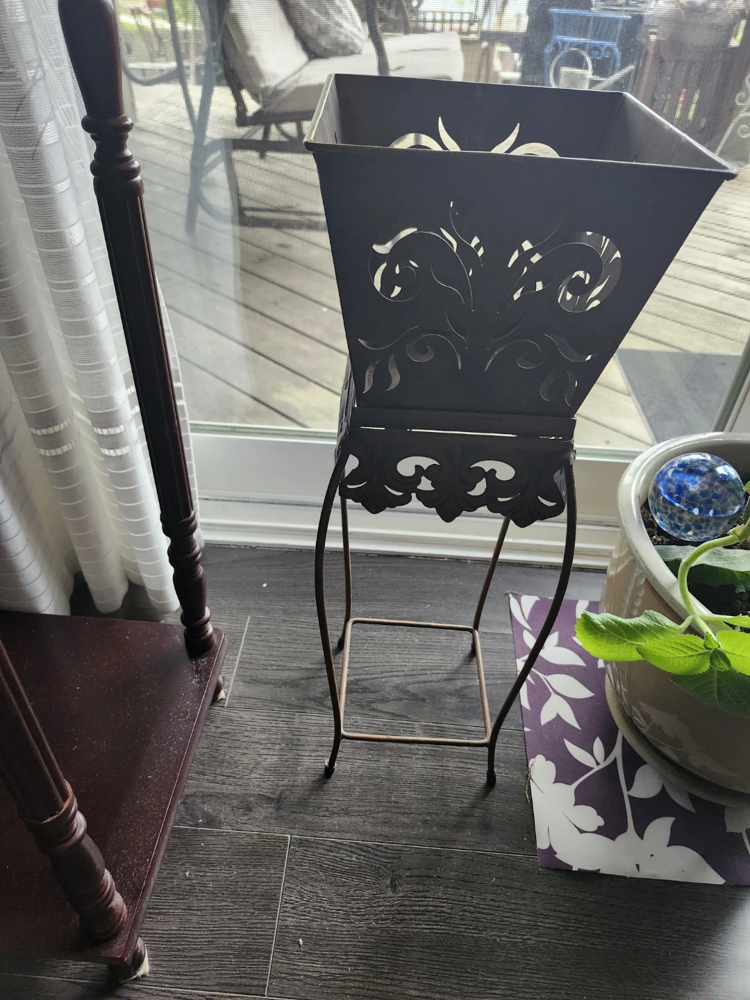 Decorative Metal Plant Stand