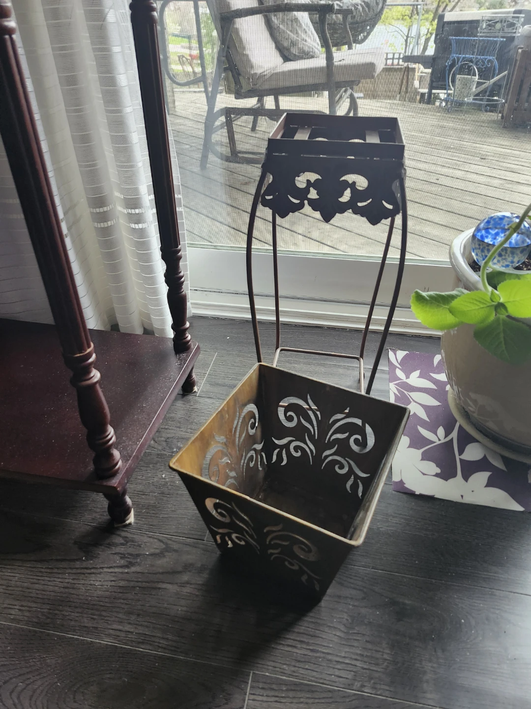 Decorative Metal Plant Stand - photo 2