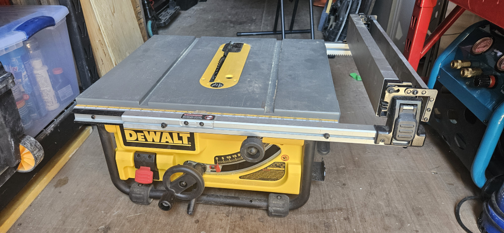 DEWALT Table Saw