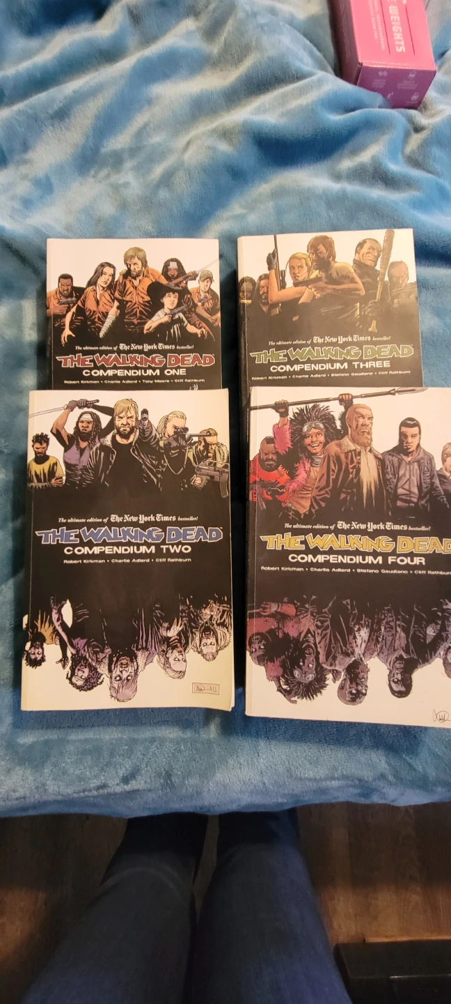The Walking Dead Compendium 1-4 Collection