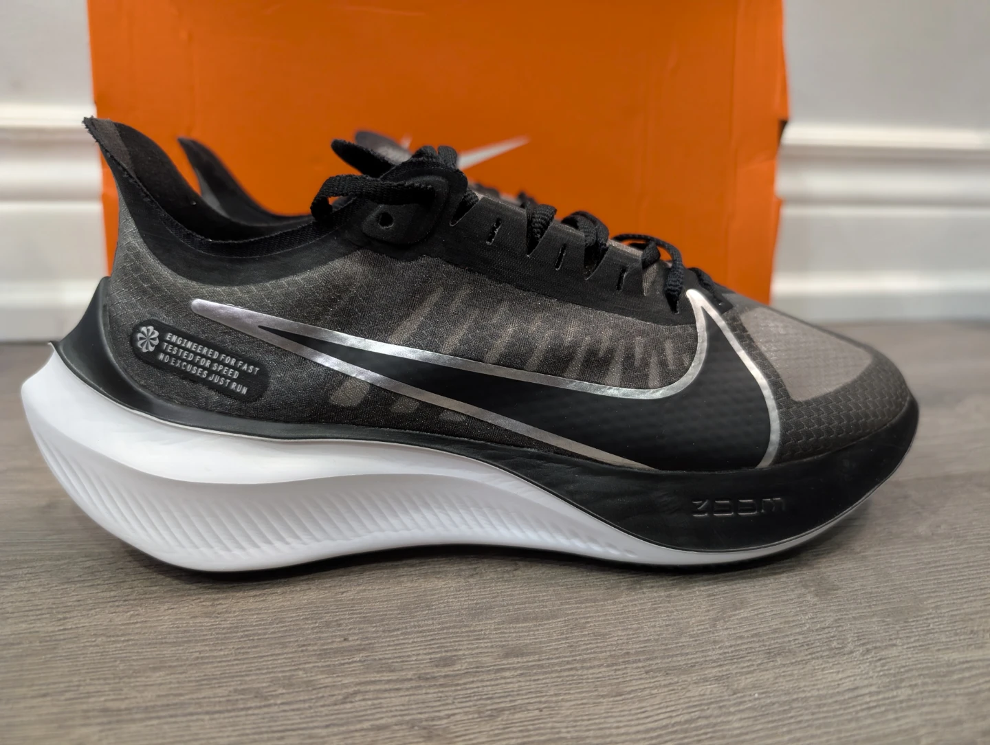 NIB - Women's Nike Zoom Gravity Running Shoes Size 8 - photo 2