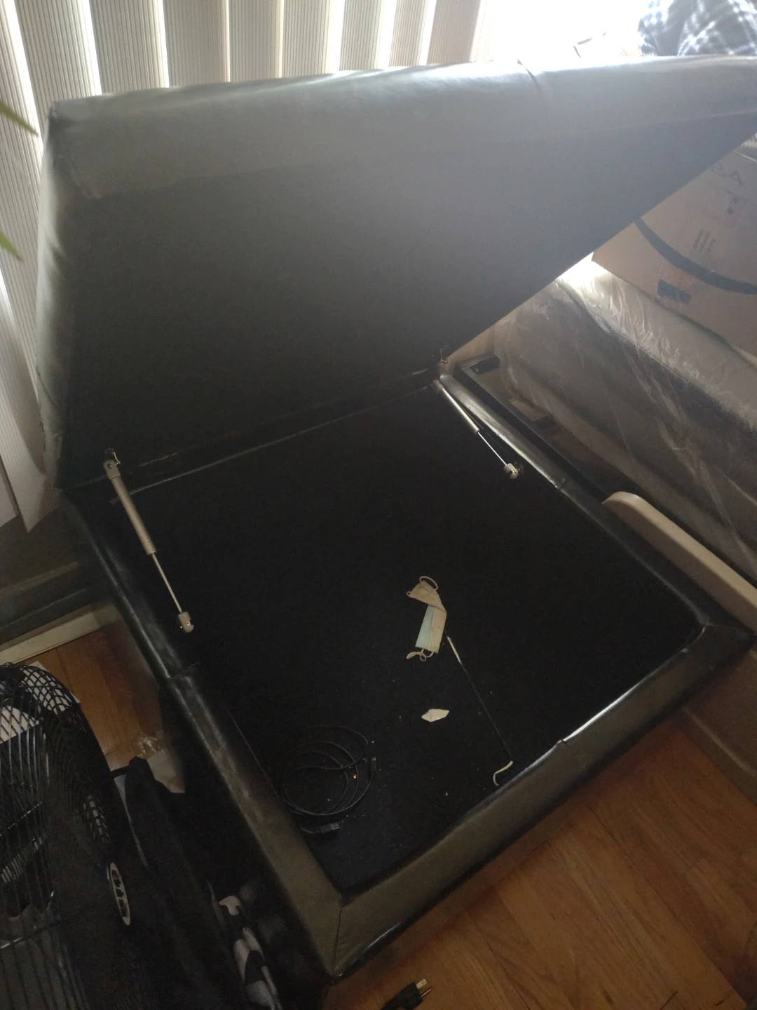 Black Tufted Storage Ottoman - photo 2