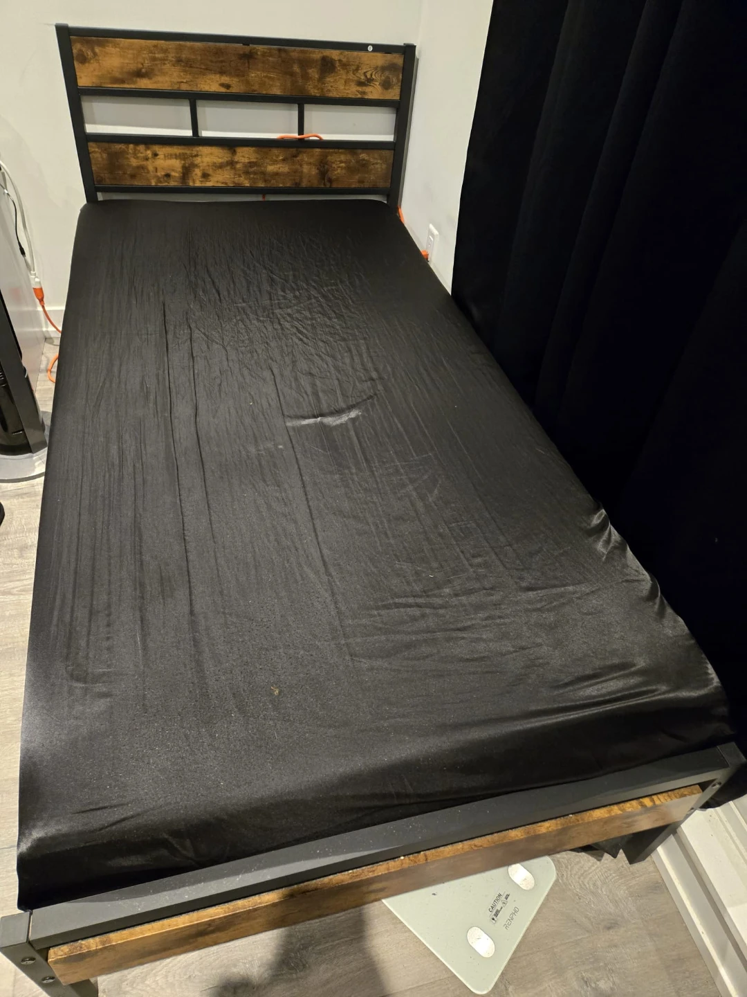 🛏️ Twin Size Bed for Sale – Move Out Sale!