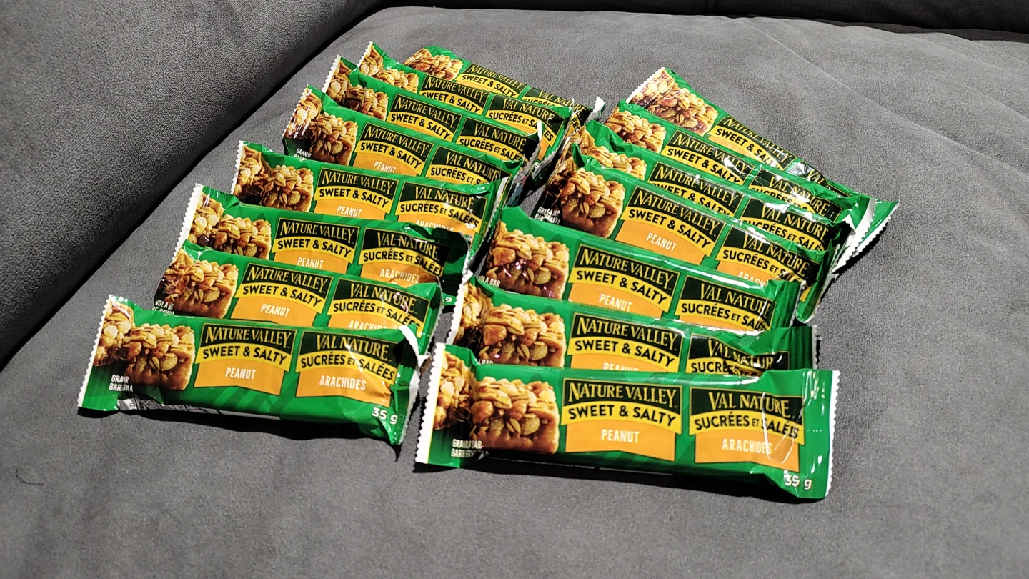 Free Food Granola Bars (15 bars left)