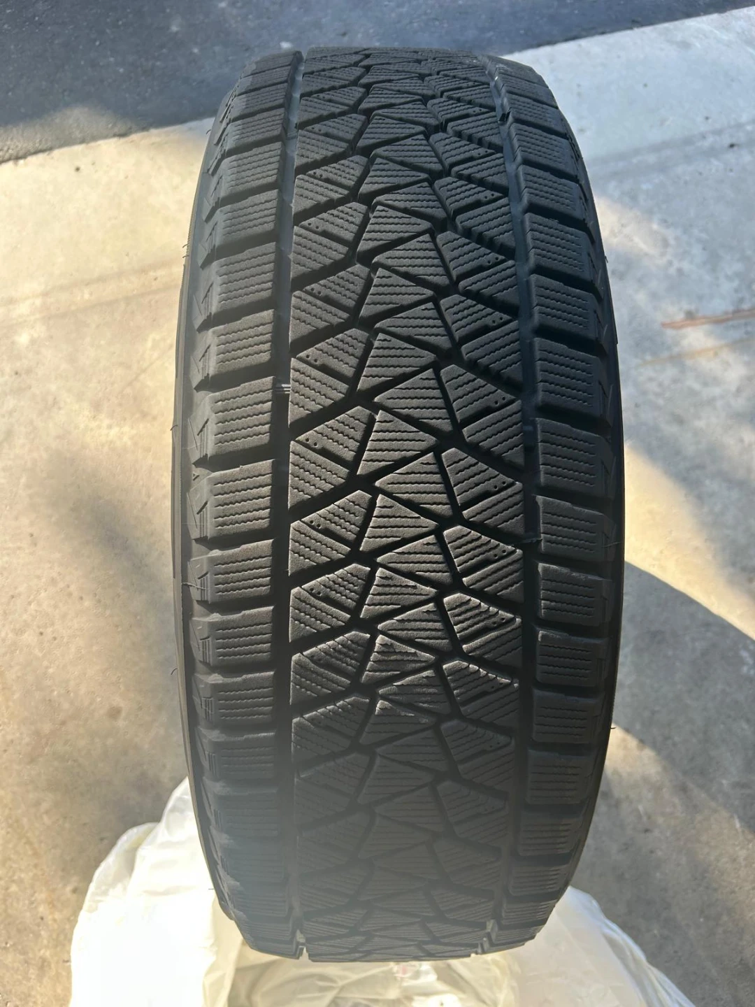 Bridgestone Blizzak Winter Tire 225/60R18
