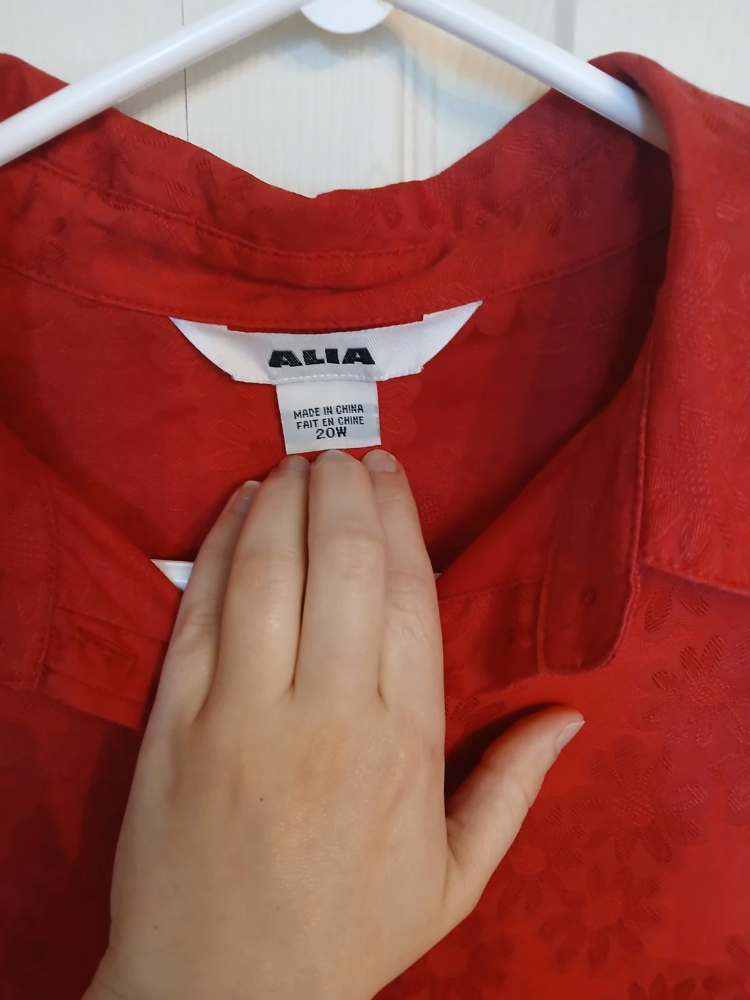 Alia red short sleeve button up with floral, size 20W - photo 4