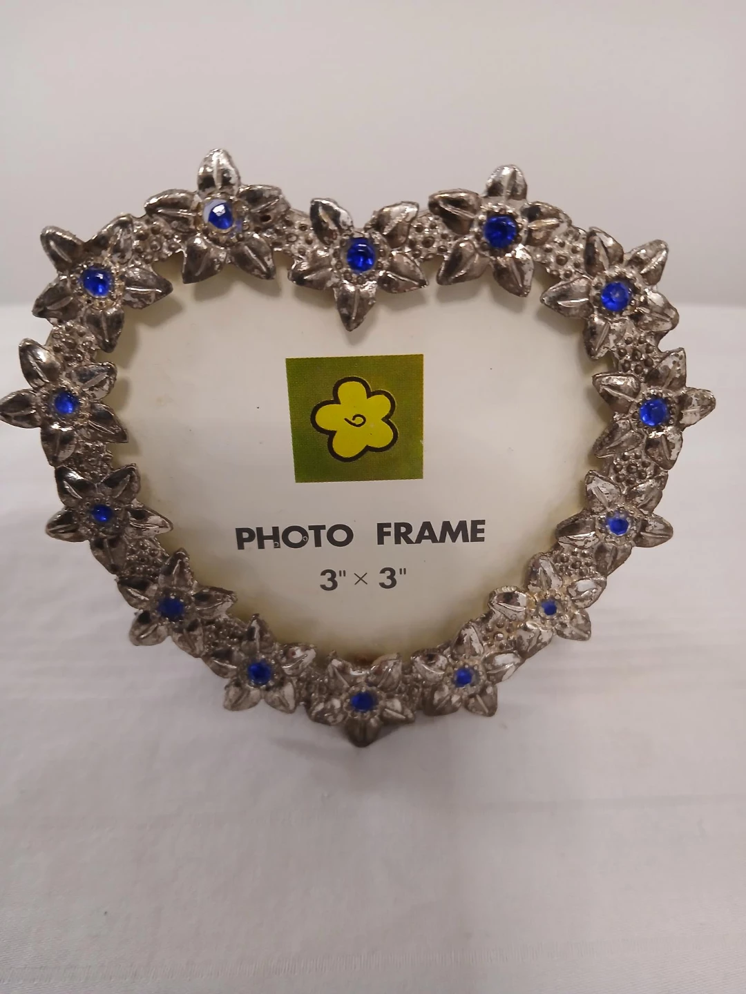 Heart Photo Frame 3" x 3". Pick up only.