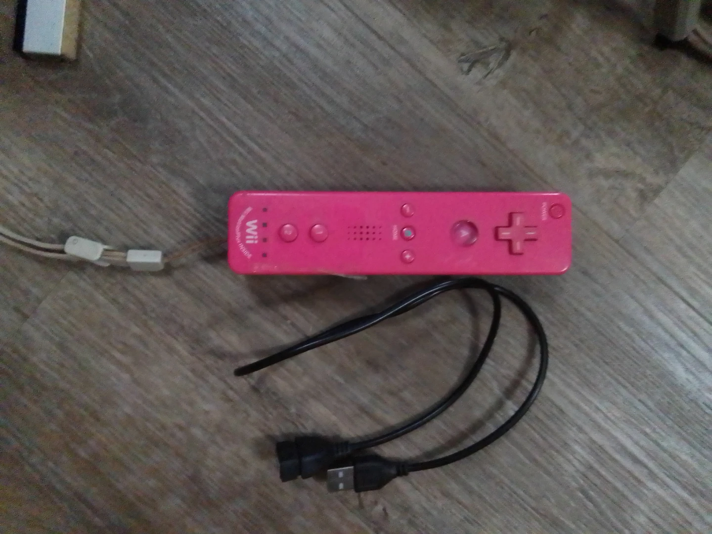 Nintendo Wii Console with Pink Controller - photo 2