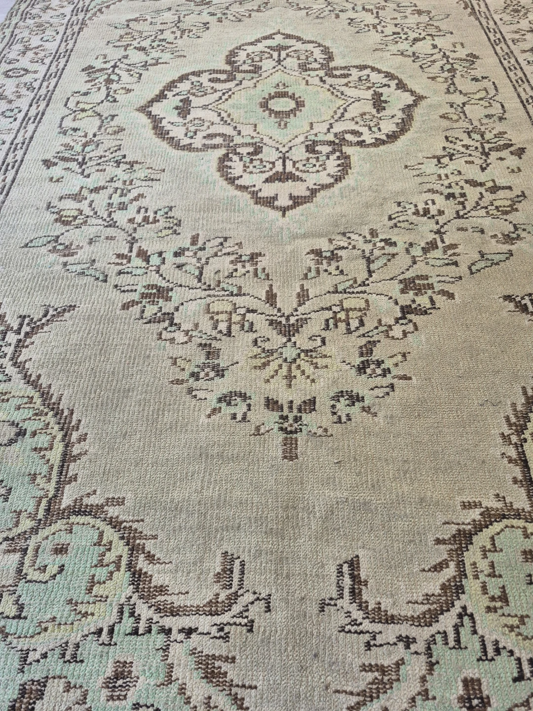 Vintage Handmade Turkish Area Rug - photo 4