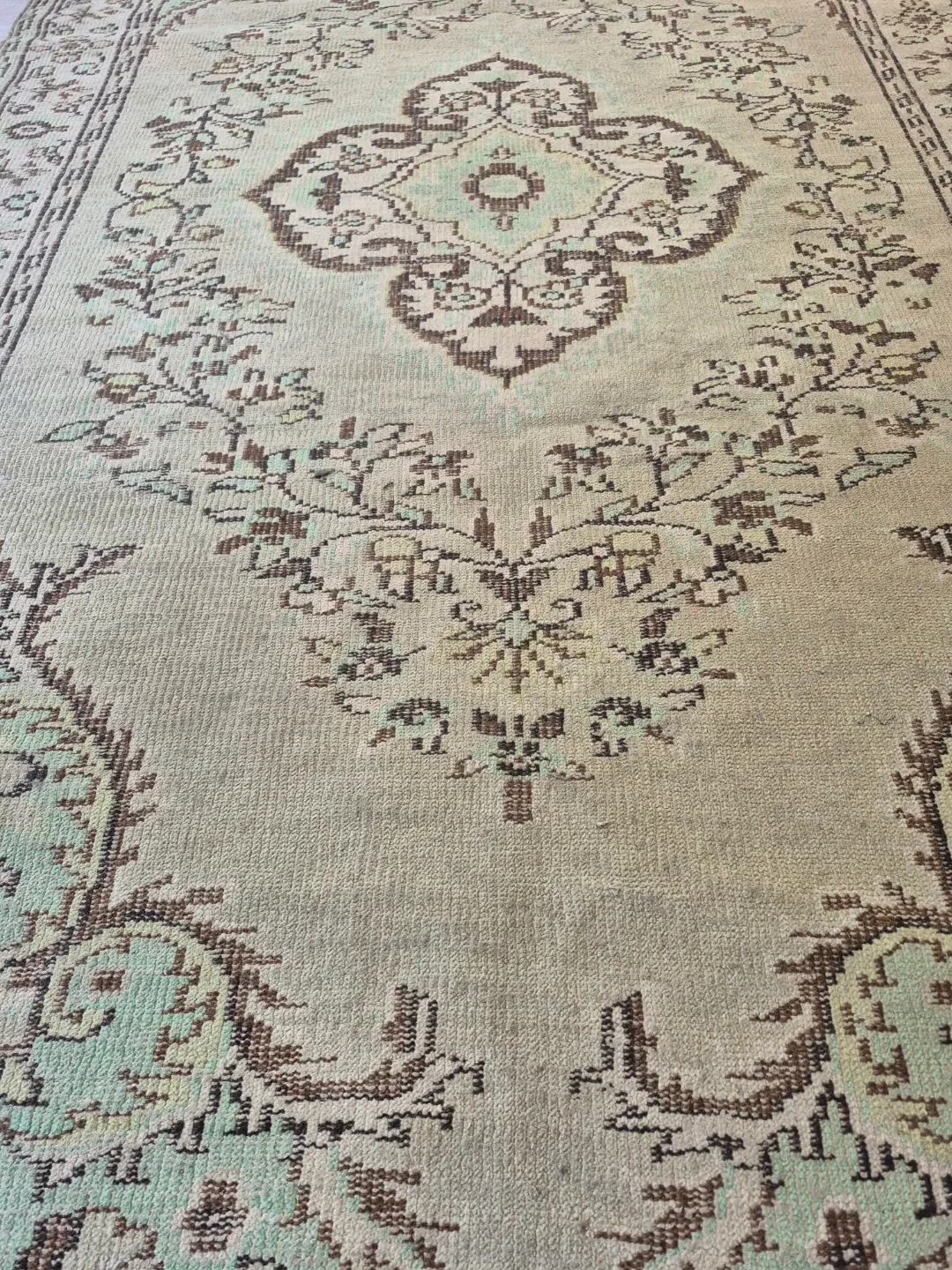 Vintage Handmade Turkish Area Rug - photo 4