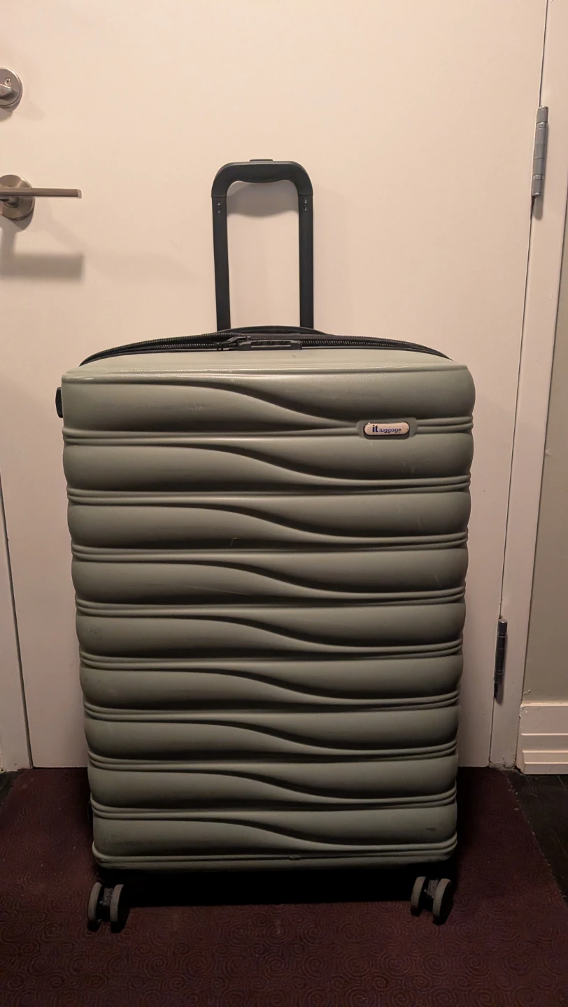 IT Luggage Hardside 31" Spinner Suitcase w/free carryon