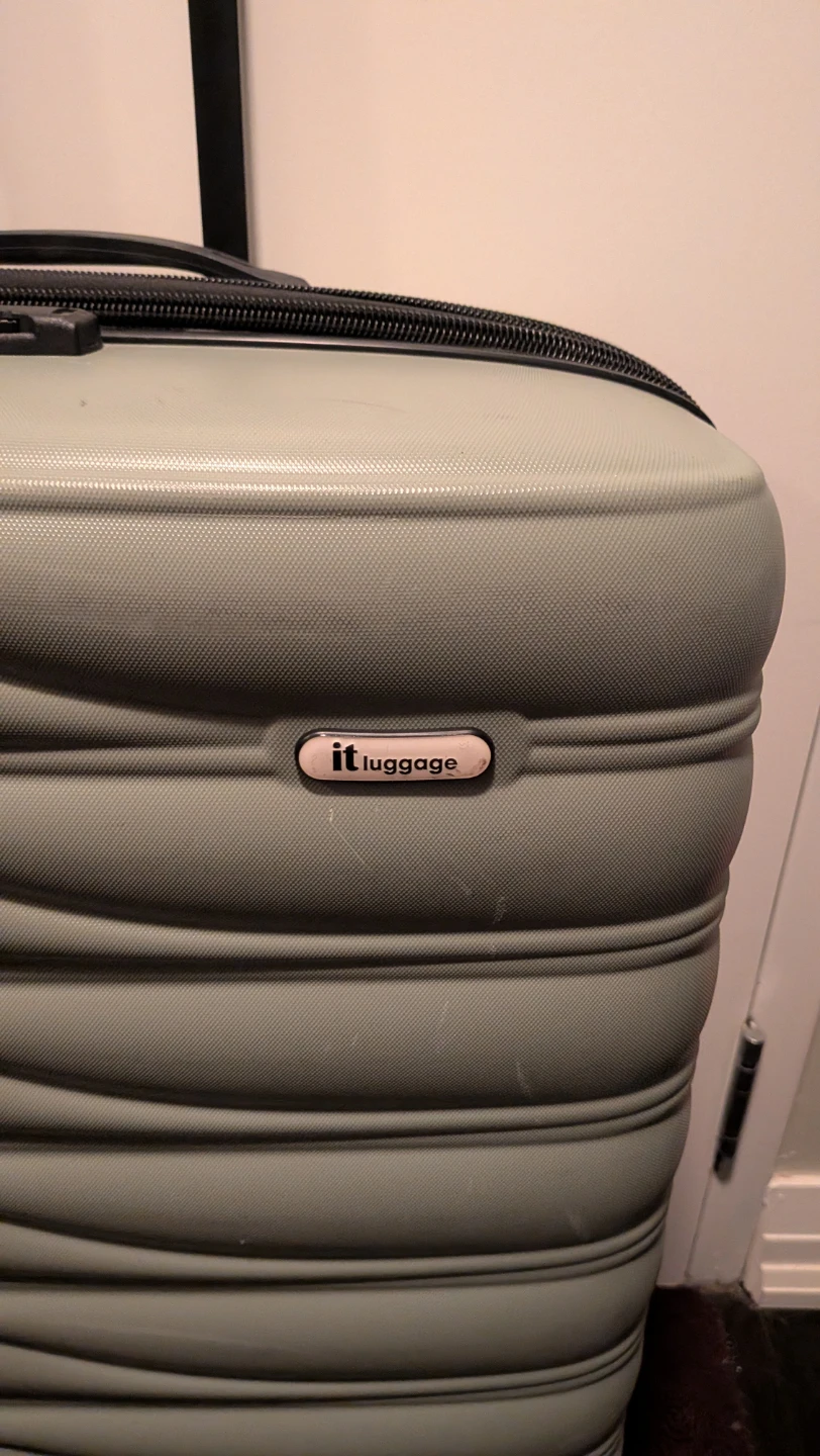IT Luggage Hardside 31" Spinner Suitcase w/free carryon - photo 2