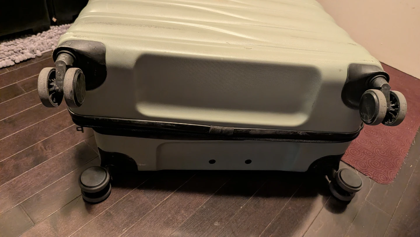 IT Luggage Hardside 31" Spinner Suitcase w/free carryon - photo 4