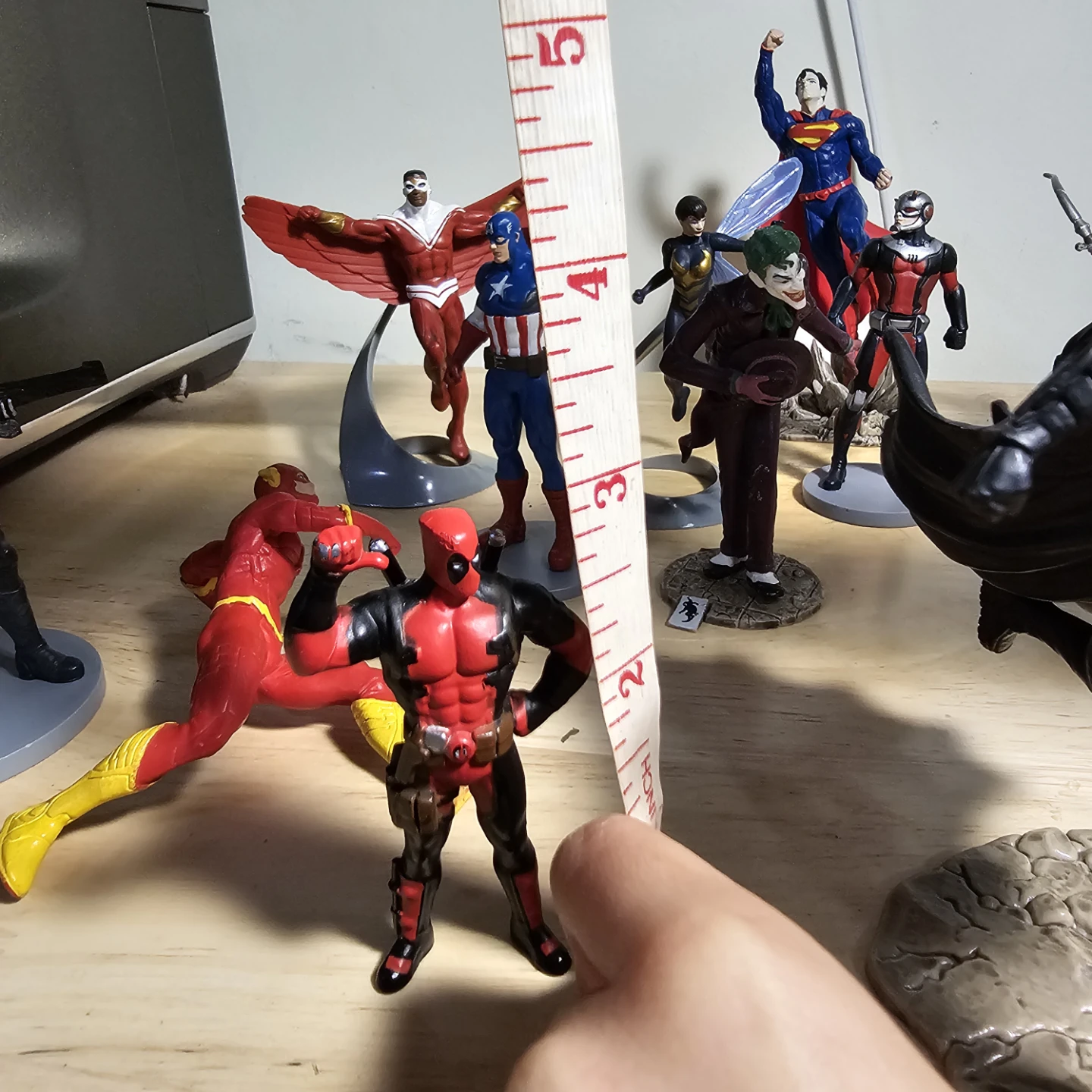 Premium Marvel & DC 12-Figure Lot (Schleich & Disney) - photo 4