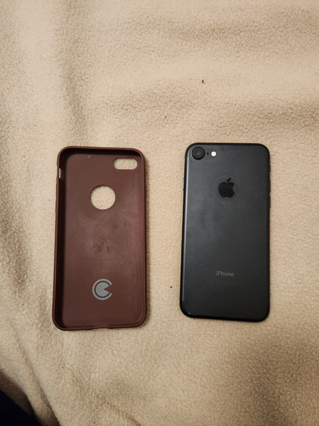 Apple iPhone 7 with Case no icloud - photo 2