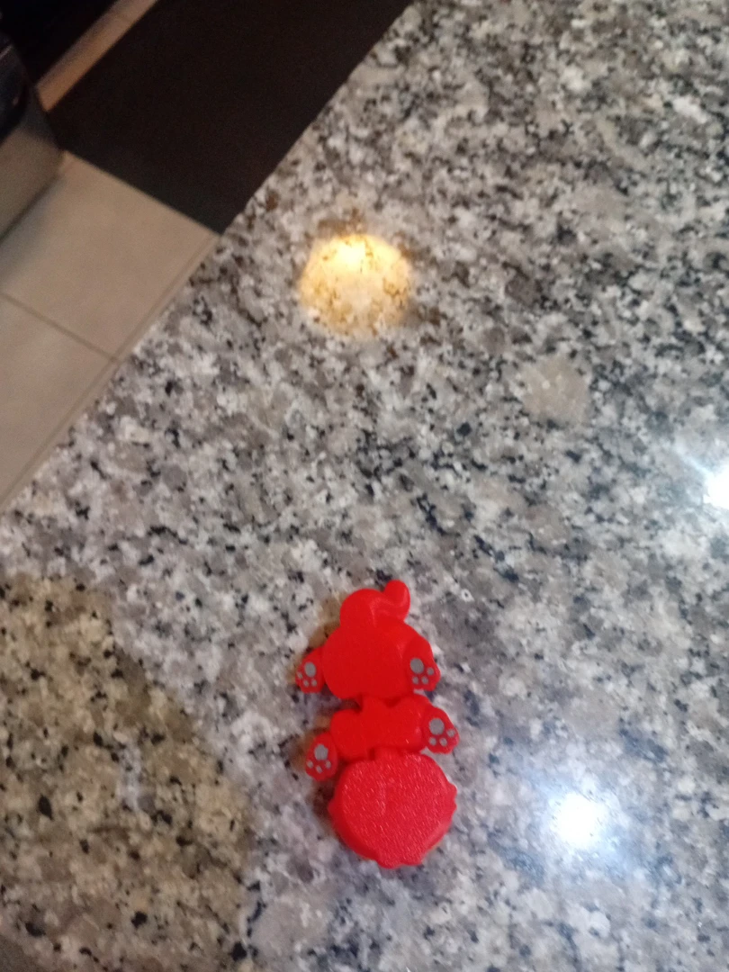 Red Cat Figurine - photo 2