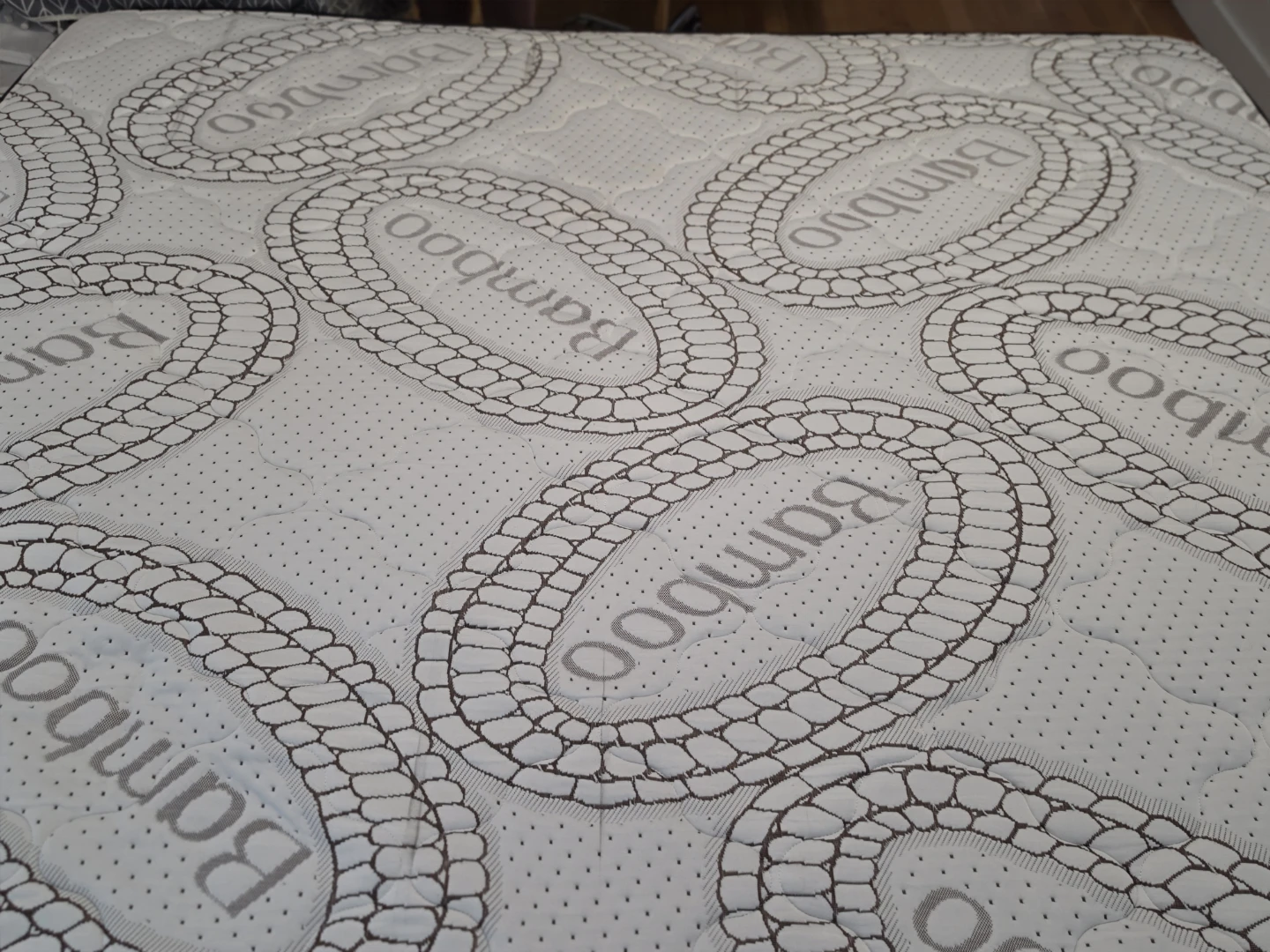 King Size 14" Bamboo Mattress - Good Condition - Made in Canada" - photo 5