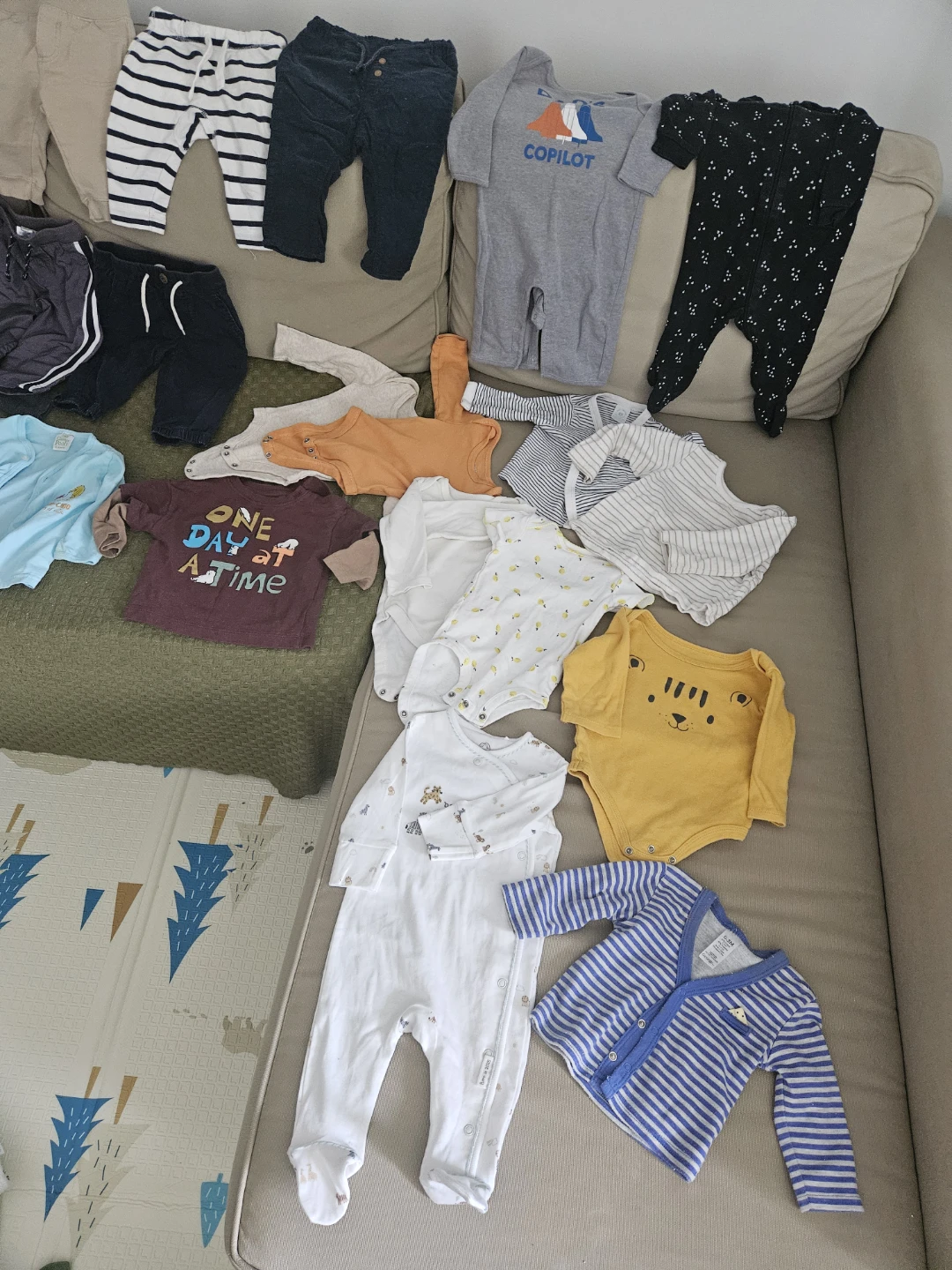 Baby clothes bundle 0-6 months - photo 3