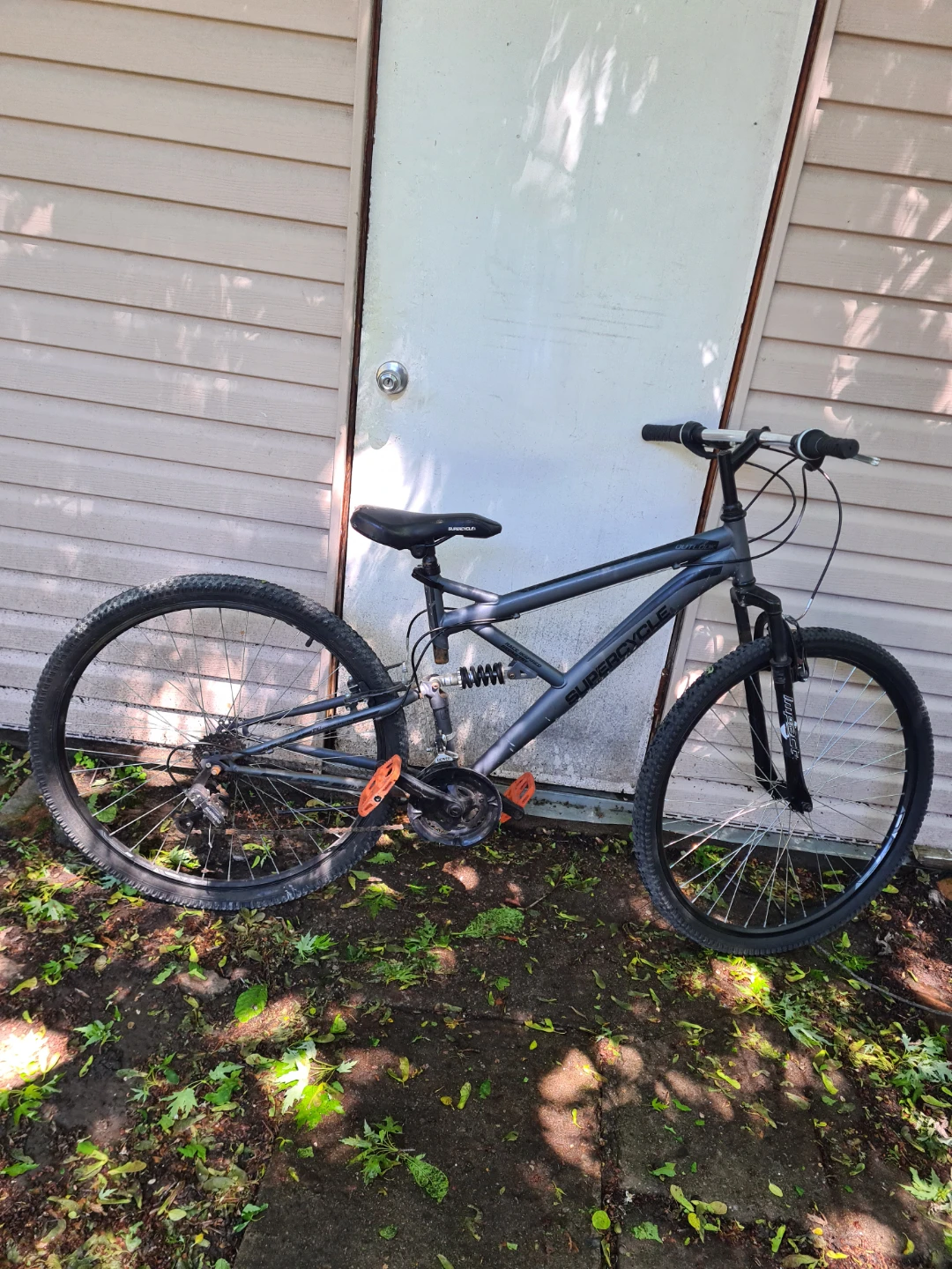29"  mountain bike with 19" aluminum frame
