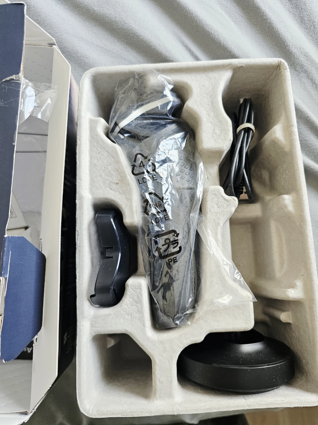 Philips 5000 Series Shaver - photo 2