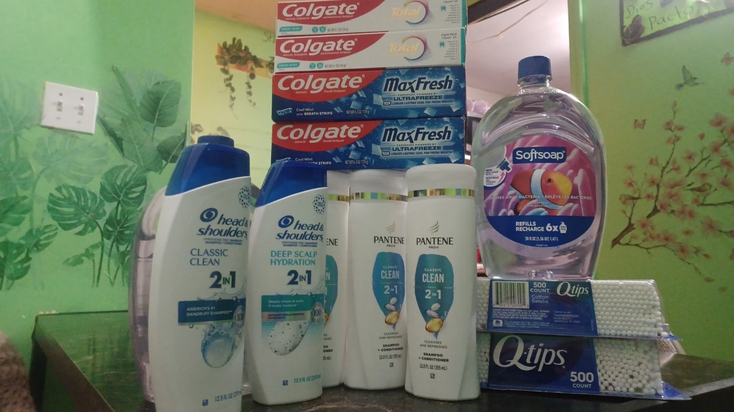Head & Shoulders, Pantene, Softsoap, Colgate, Q-tips Lot
