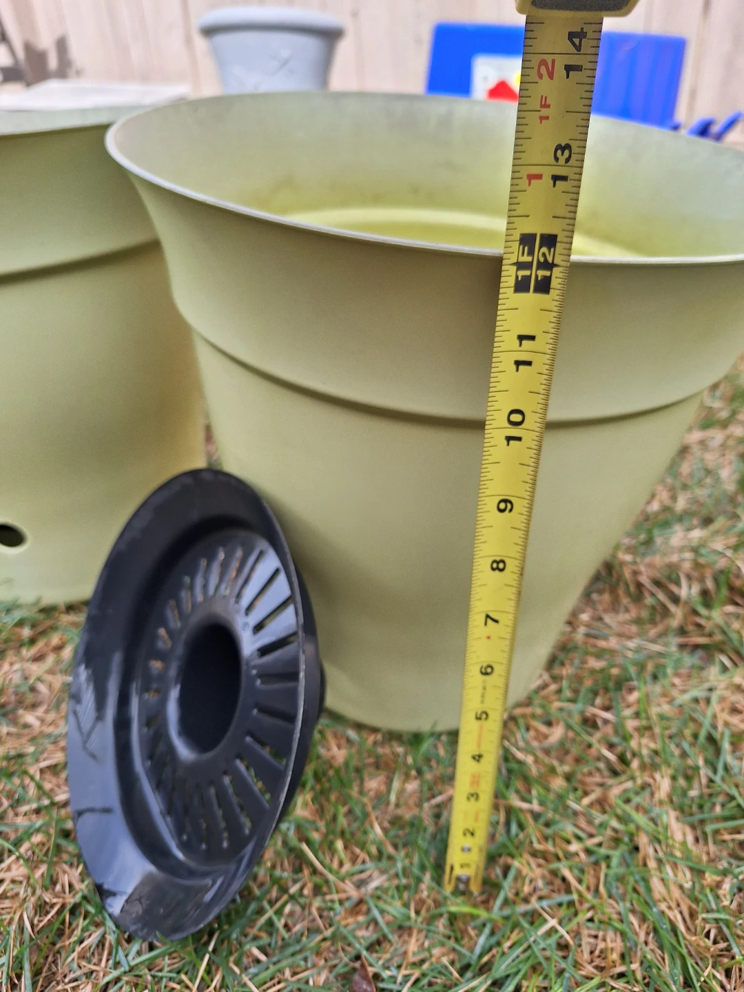 2 Self Watering Flower Pots - photo 2