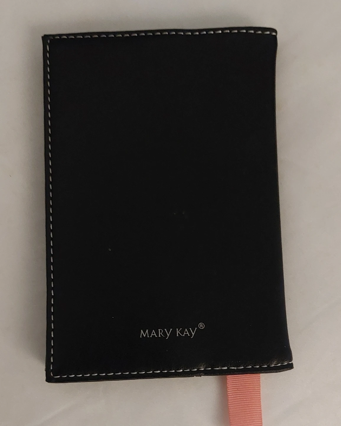 Mary Kay Black Floral Passport Holder - photo 2