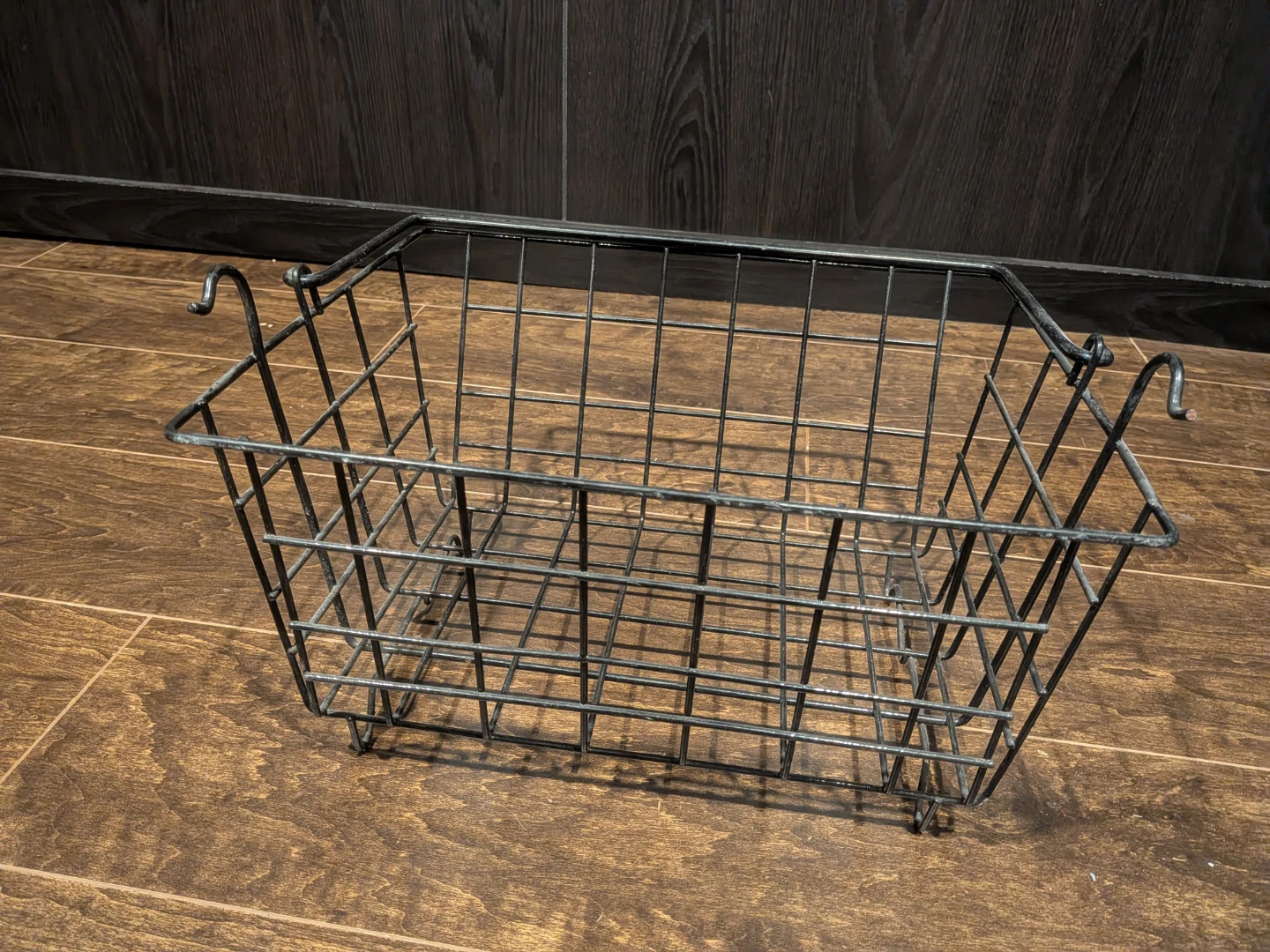 Wire Storage Basket with Handle