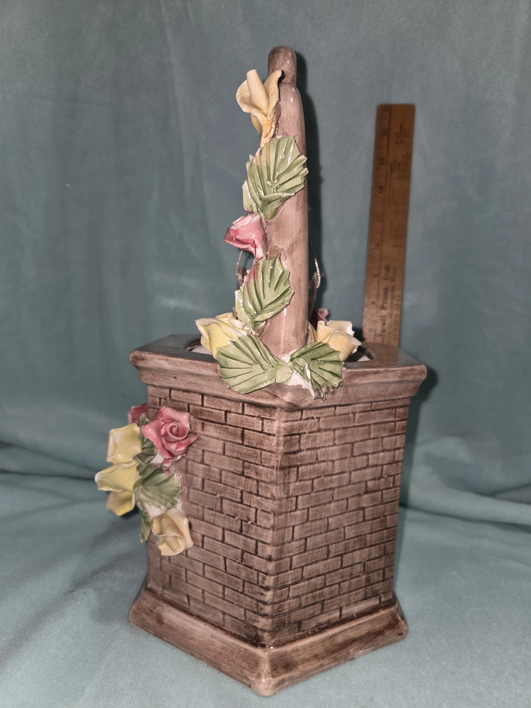Decorative Ceramic Wishing Well Figurine - photo 3