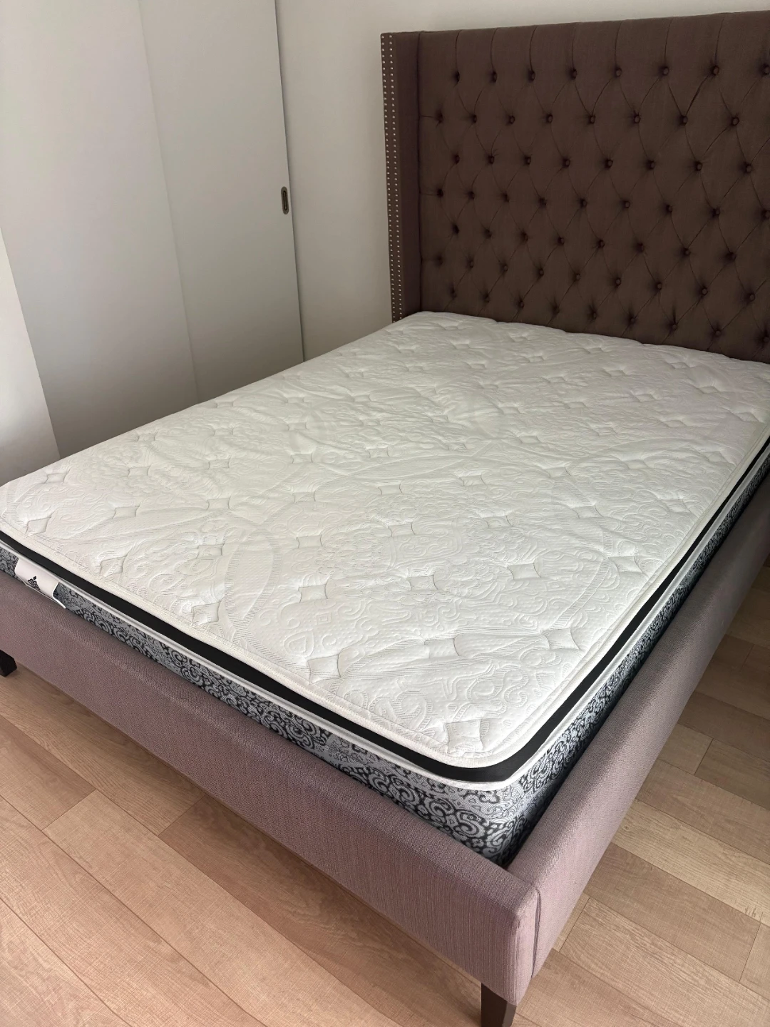 Kingsdown Queen Size Studio Burton Mattress ' Like New - 399