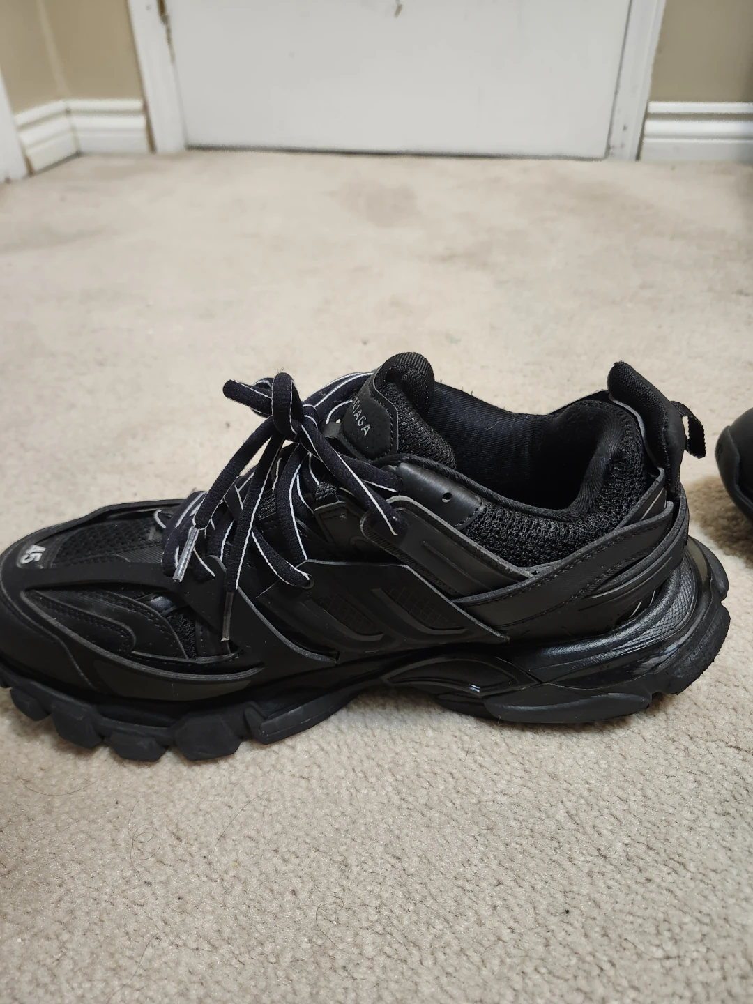 Balenciaga trackrunners ($300) - photo 2