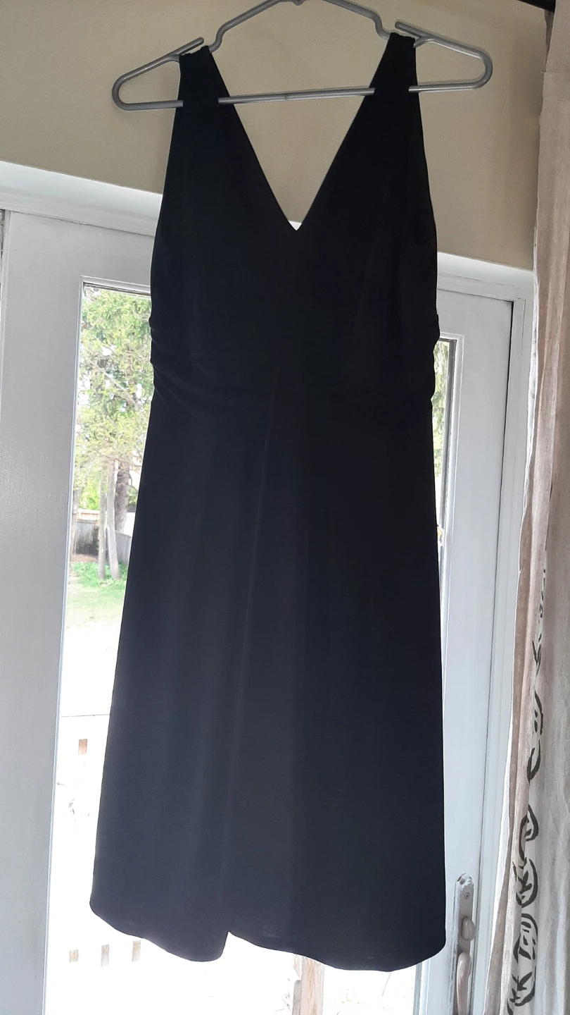 Black V-Neck Knee-Length Dress