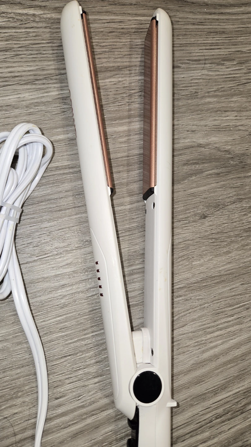 Conair Ceramic Hair Straightener - photo 3