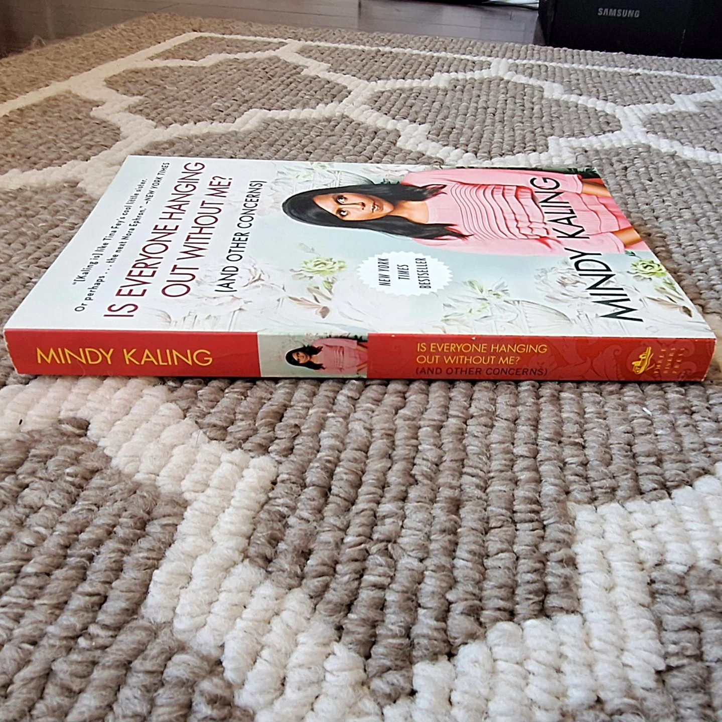 Mindy Kaling memoir 1 - like new book - photo 5