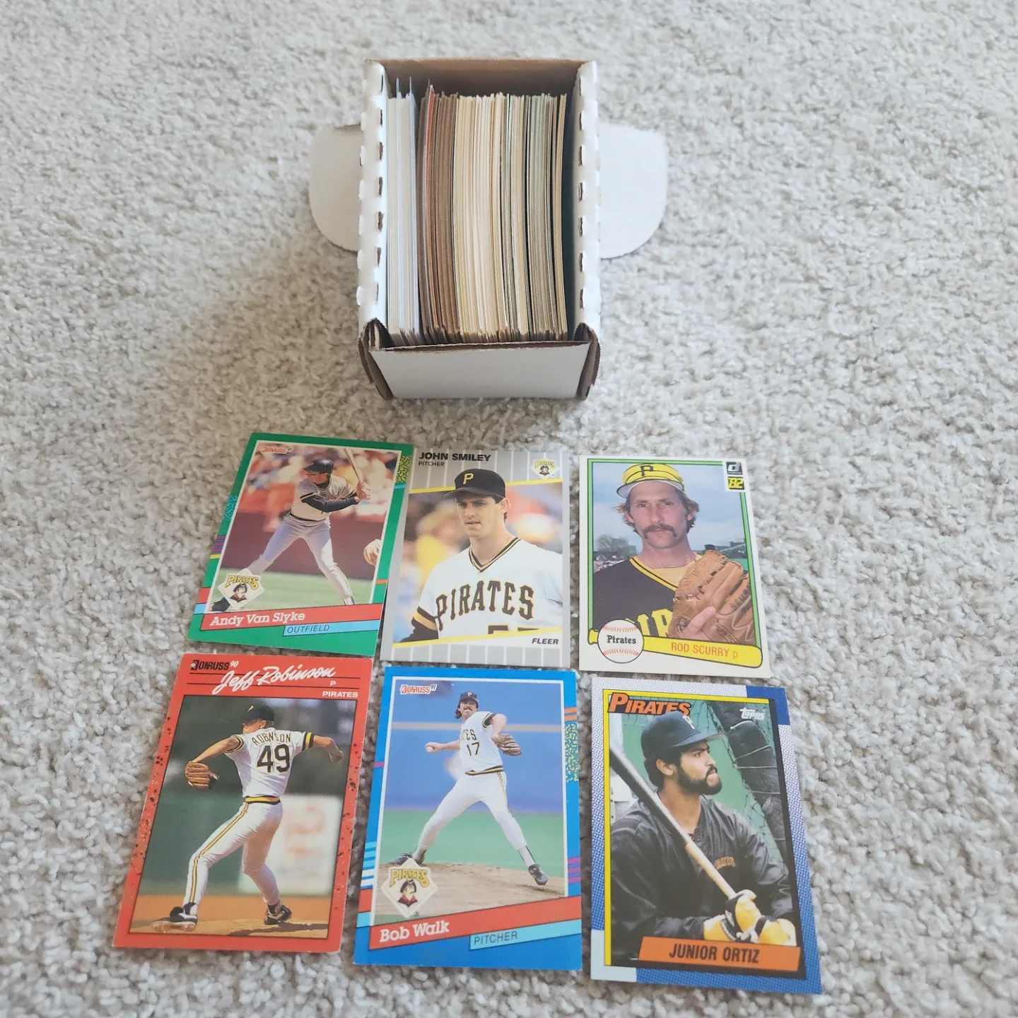 Pittsburgh Pirates, 100 Baseball Cards Team lot - photo 4