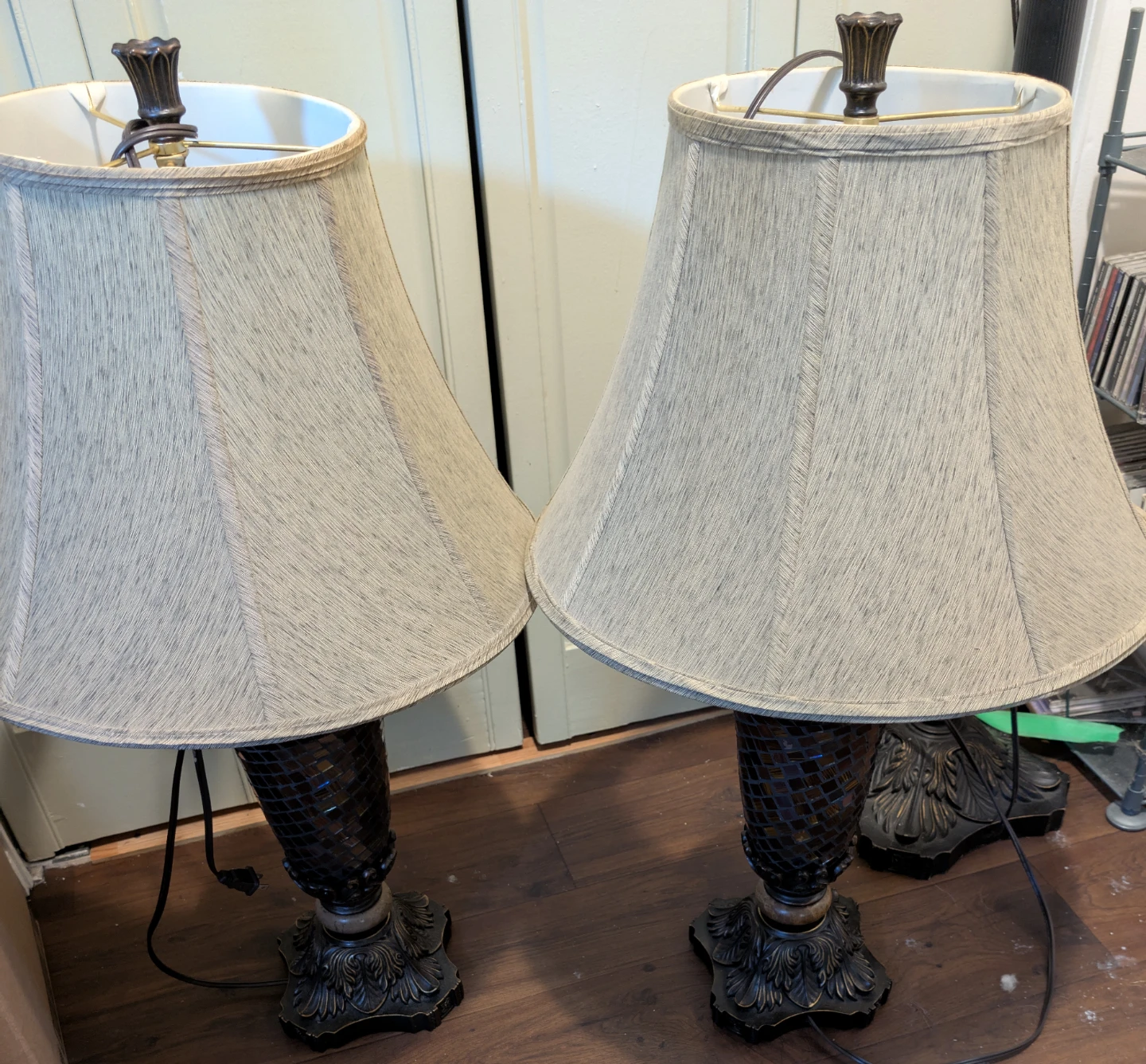 BEAUTIFUL Set of 2 Table Lamps and 1 Floor Lamp - photo 2