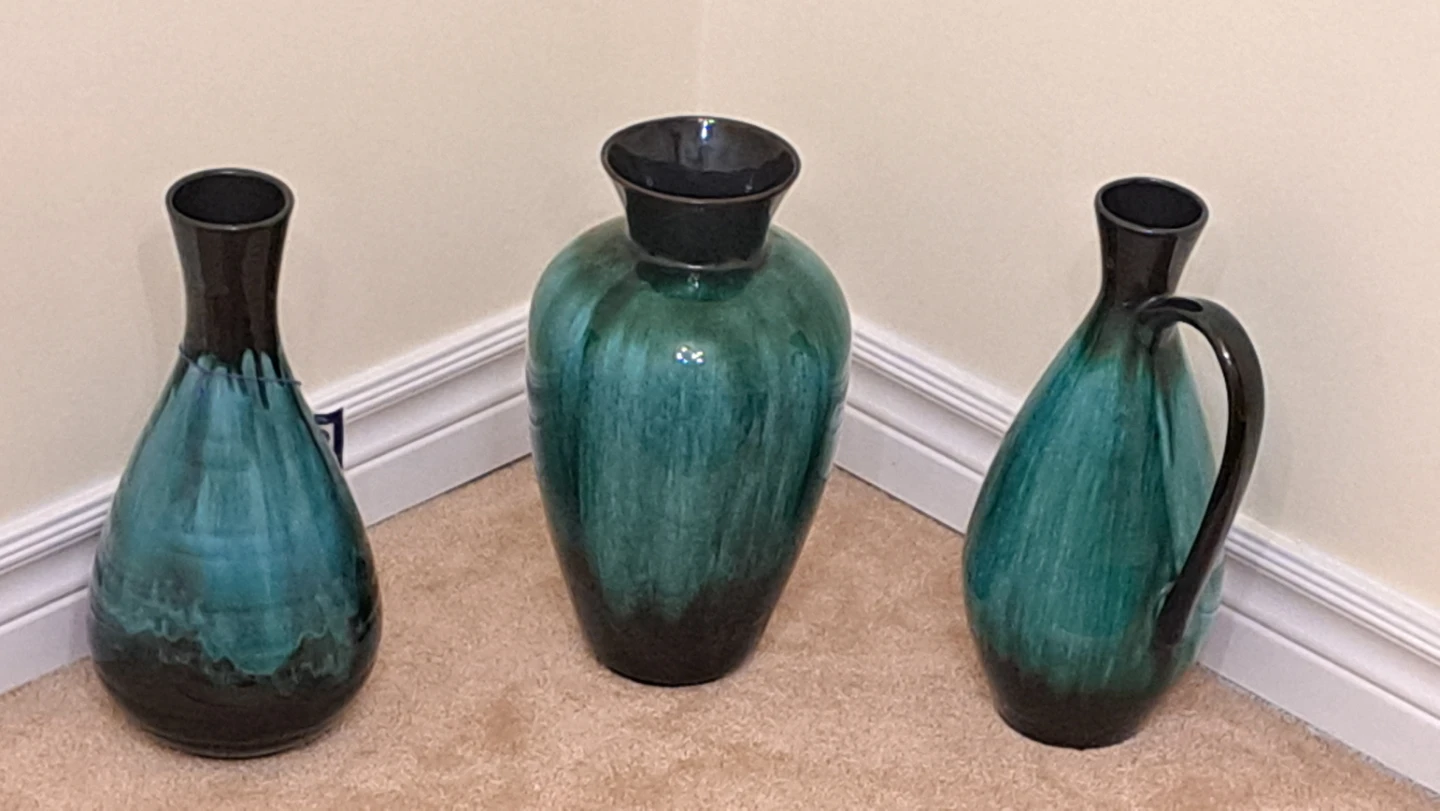 Vintage Blue Mountain Pottery Vase - photo 5