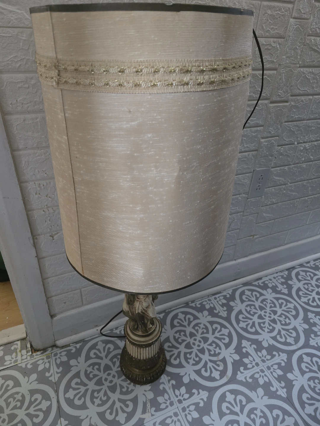 Vintage Table Lamp with Decorative Base