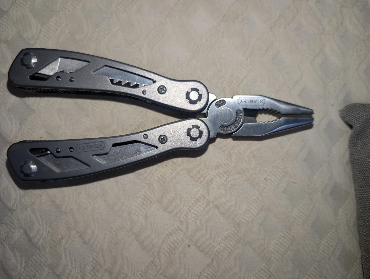 Stanley Multi-Tool with Pliers - photo 3