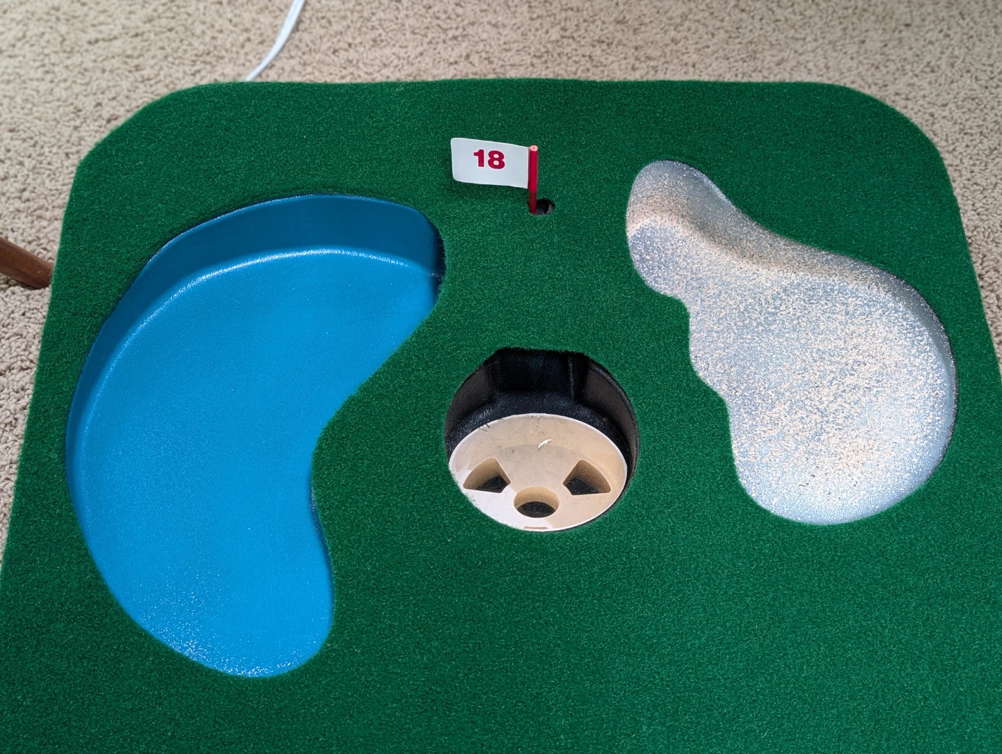 Putting Green with Automatic Ball Return - photo 4