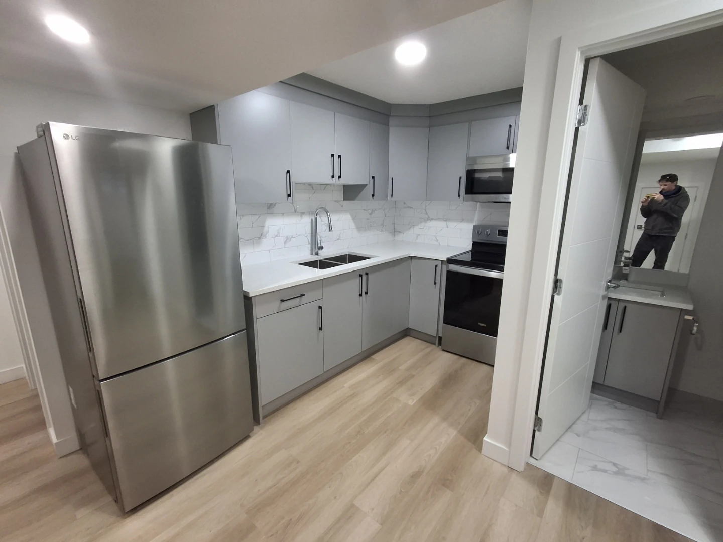 Basement suite for rent - photo 2