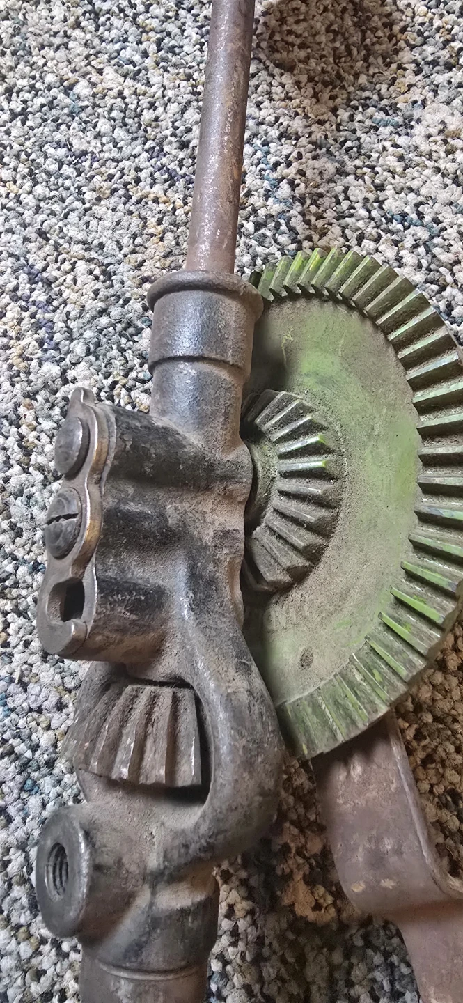 Vintage Millers Falls Hand Drill - photo 3