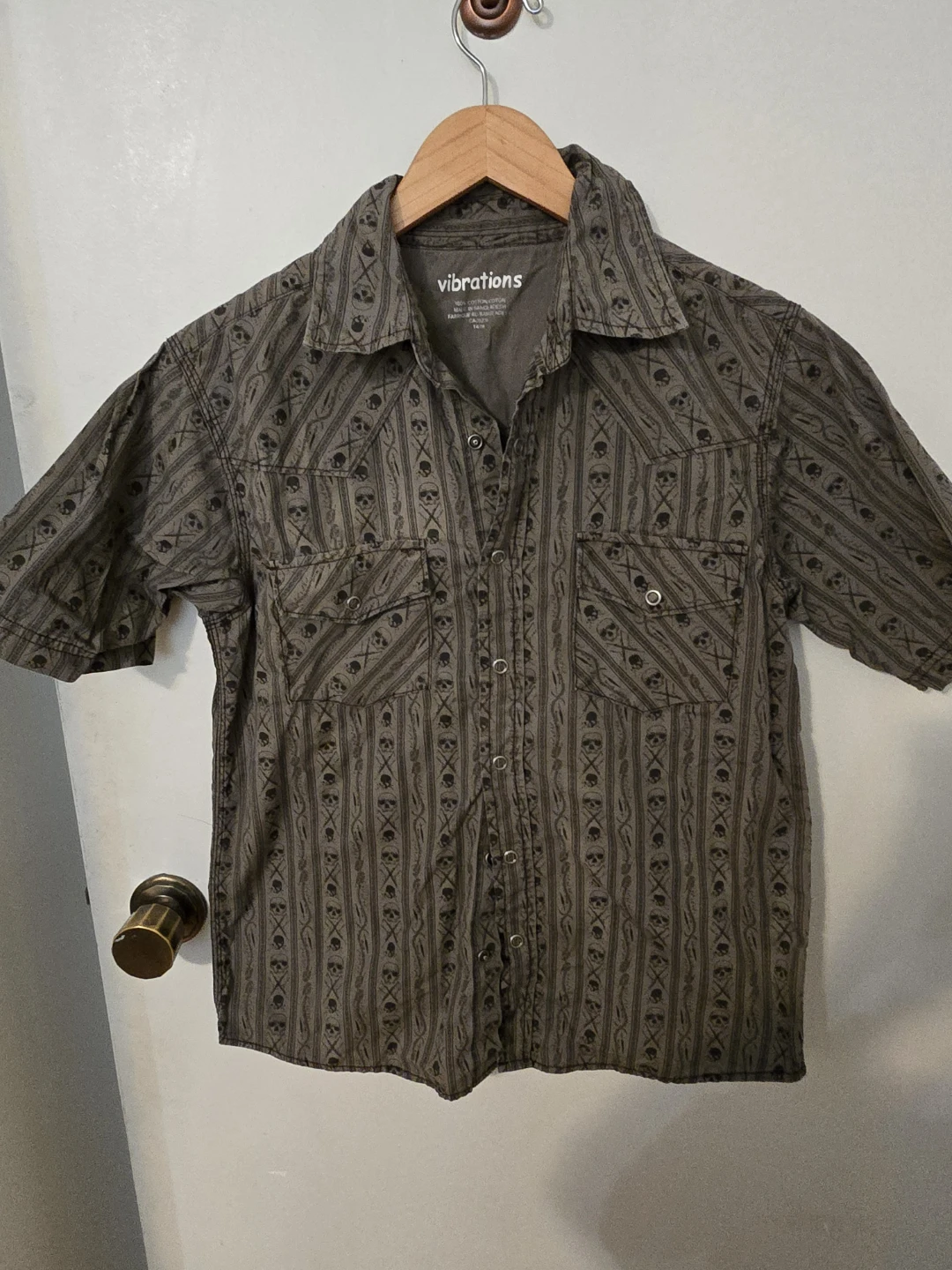 Vibrations Boys' Button-Up Shirt - Skull Print - Size 14/16